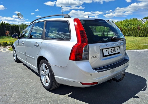 Volvo V50 cena 22900 przebieg: 250000, rok produkcji 2010 z Bełżyce małe 254